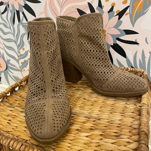 Esprit tan punch out bootie
